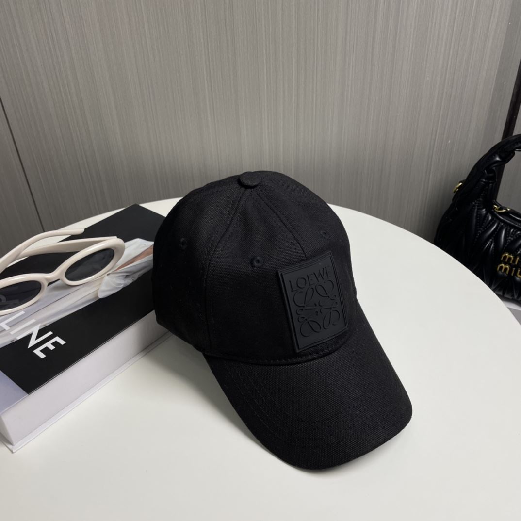 Loewe Caps